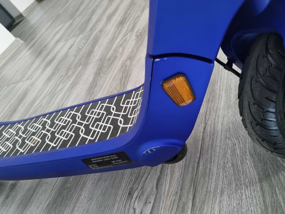 Trotinetă electrică Si.o K2.2 – doar 6 km – albastru metalizat