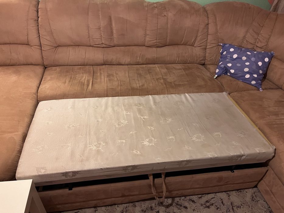 Продавам холна гарнитура