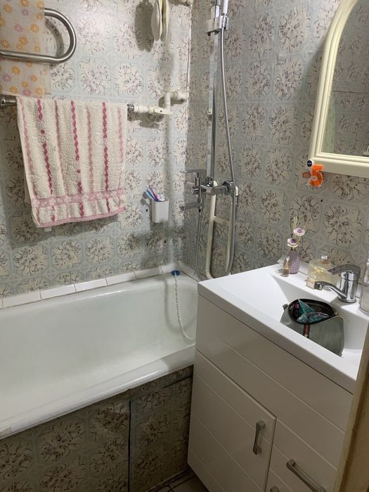 Продаётся своя 2 комн квартира на ТТ3-4