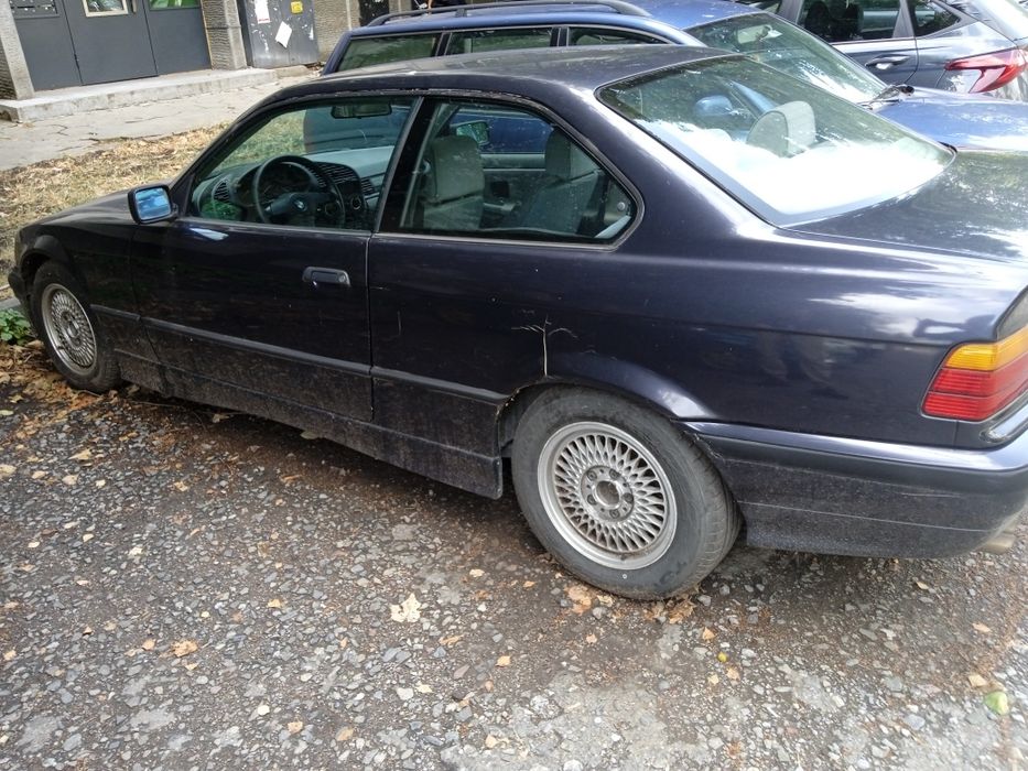 BMW 325i Coupe (E36)