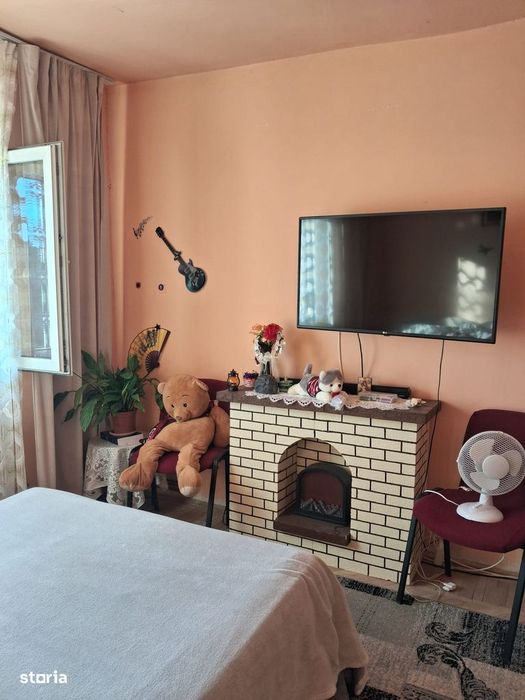 La banii astia nu mai gasesti! 2 camere de caramida langa Scoala nr. 8