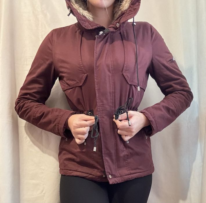 Geaca visinie BERSHKA