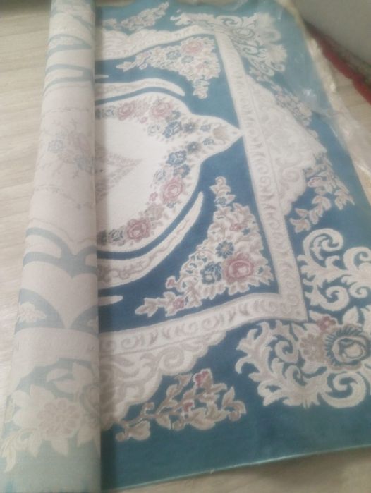 Продам ковер в хорошим состоянии.