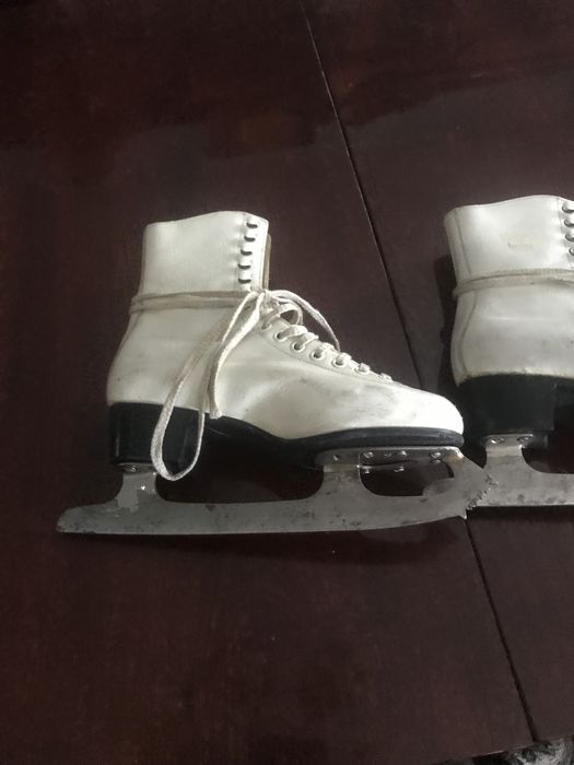 Коньки фигурные коньки