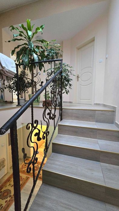 Продава се Къща в Търговище, Център - 160 кв.м за 733 €/кв.м - Снимка #1