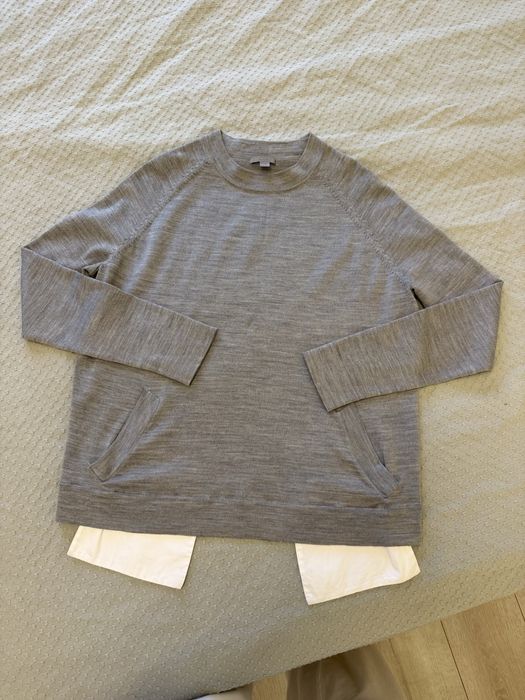 Свитер бренда COS