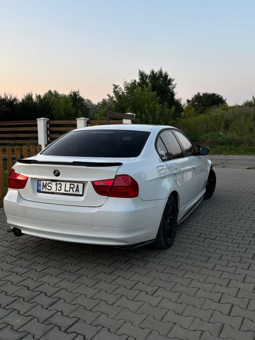Vănd Bmw e90 seria 3 LCI
