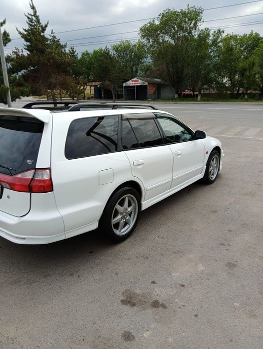 продам машину  Mitsubishi legnum 1998года