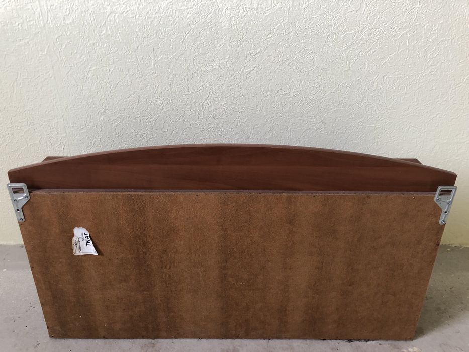 Продаю книжную полку