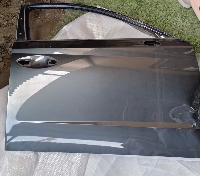 Дверь пассажирское правое крыло