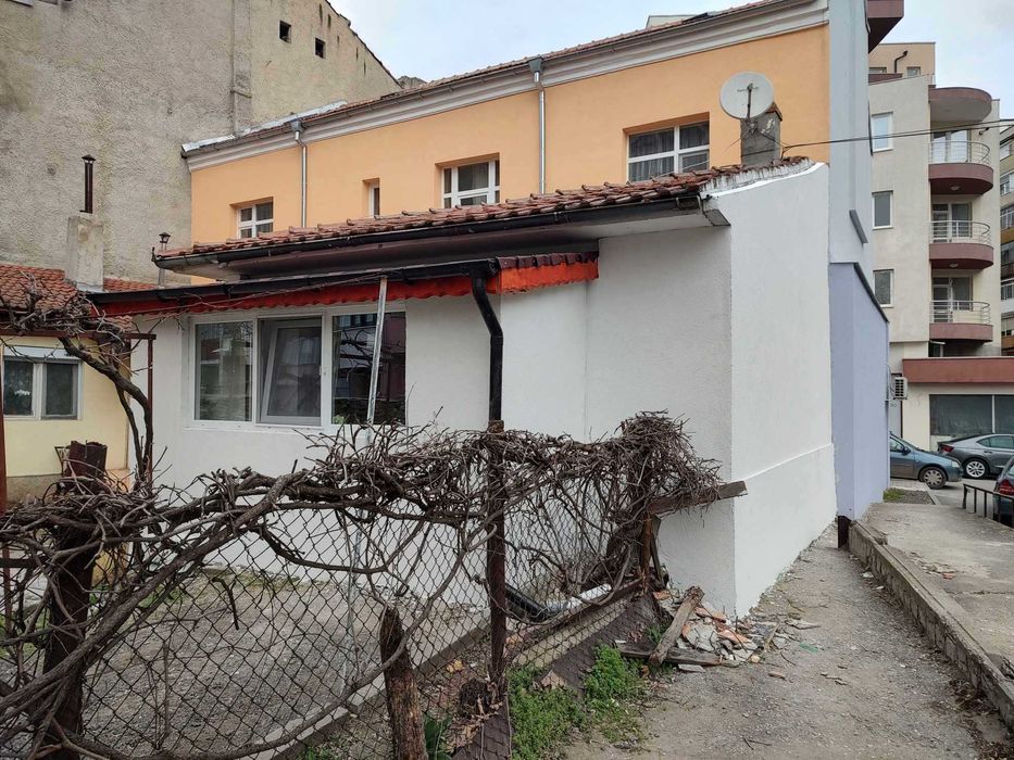 Продава се Тристаен апартамент в Добрич, Център - 80 кв.м за 1078 €/кв.м - Снимка #14