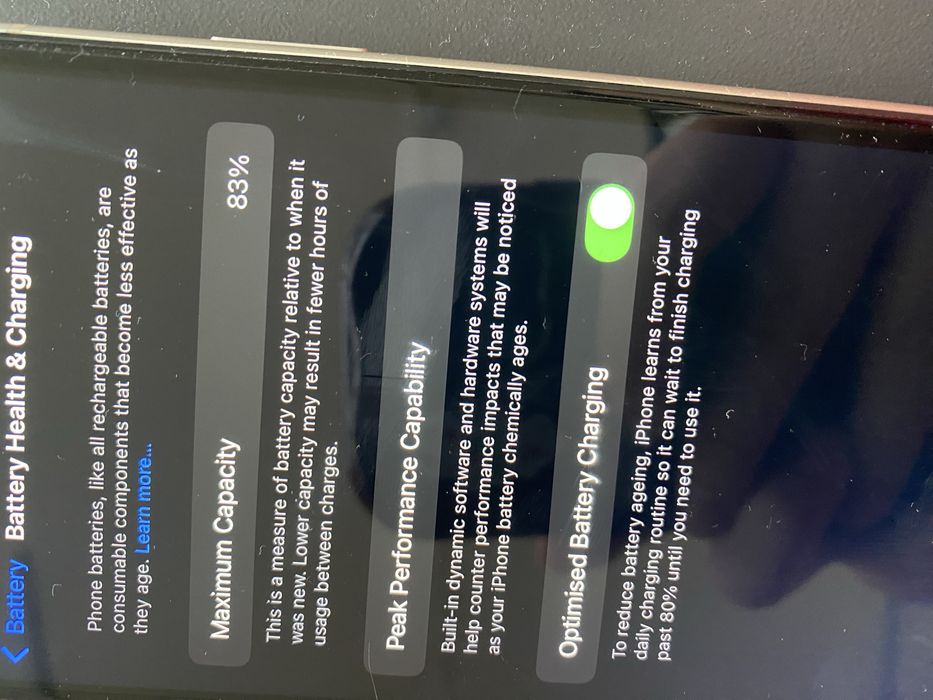 iPhone 11 64GB с 12 месеца оставаща гаранция