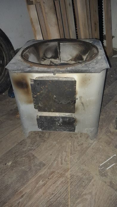 Vand doua boilere pe lemne