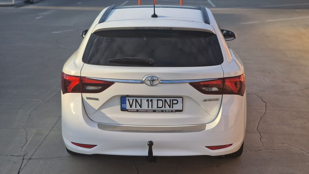 Toyota Avensis/ Panoramic