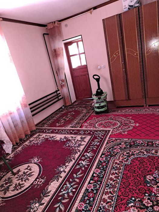 Uy sotiladi 14sotix hovli