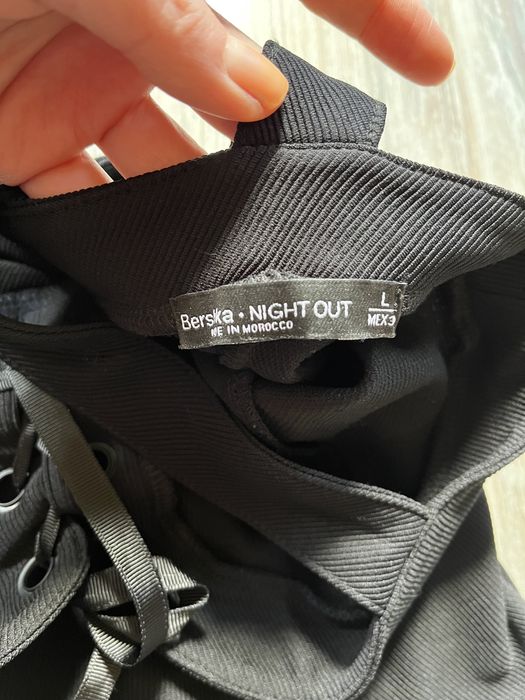 Черно боди Bershka