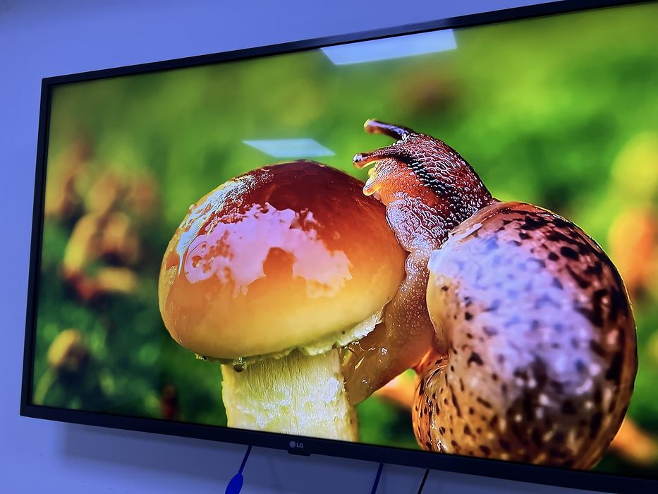 Телевизор LG оригинал смарт ютуб