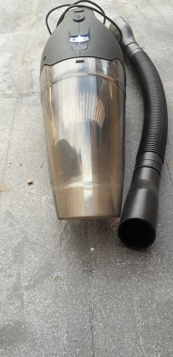 Aspirator de mana fara fir casa si masina