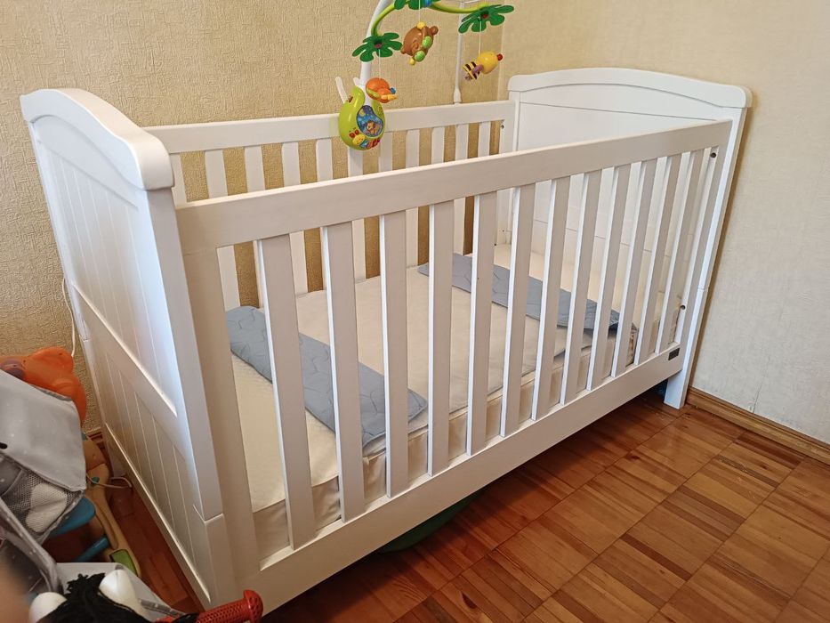 Продаётся детская кроватка компании Giggles