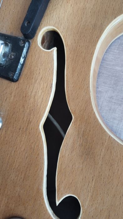 Бас гитара электрическая Българска Кремона