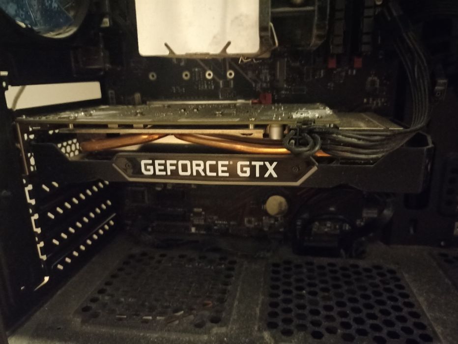 Продам gtx 1660 видеокарту