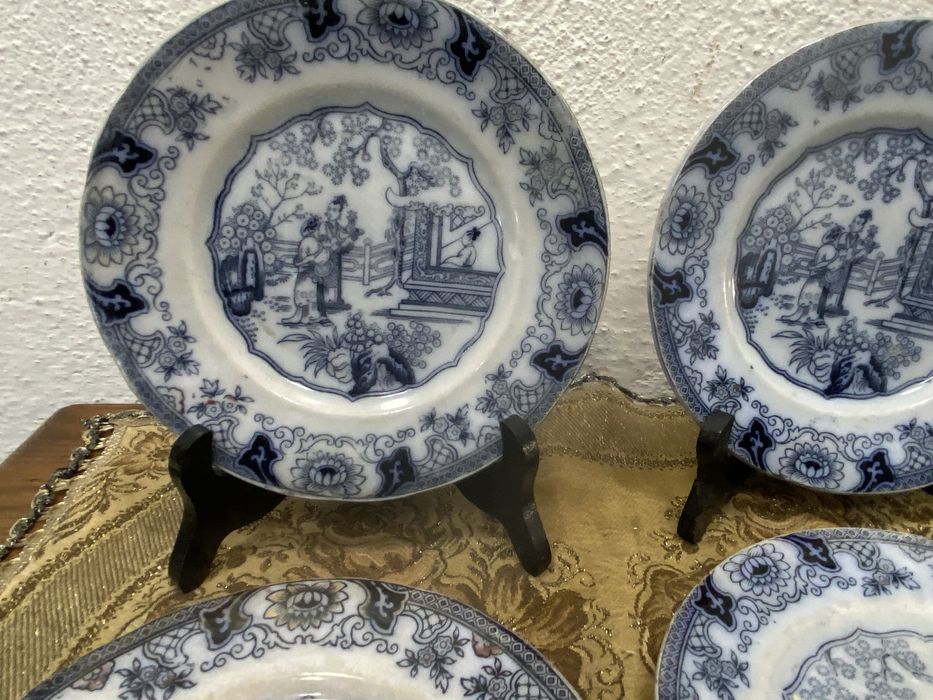 Английски чинии с маркировка от 1840 г