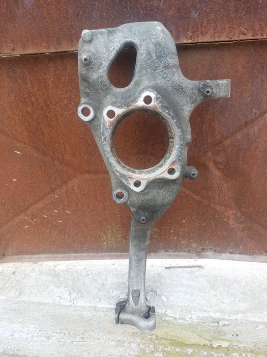 Fuzeta stanga audi4 cu pivot de 21 în stare fbuna