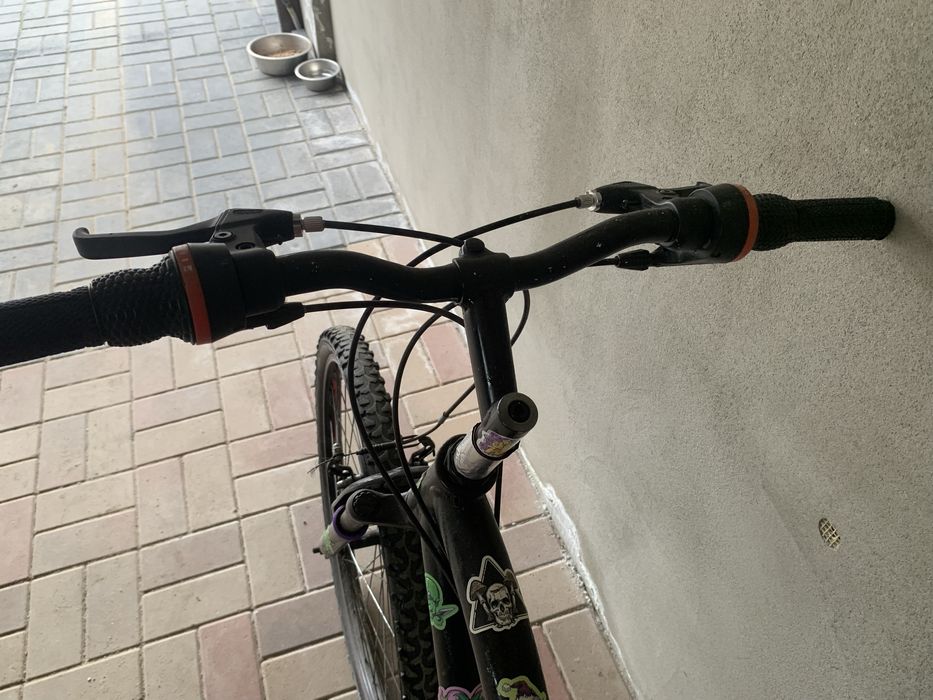 Bicicleta full suspension .