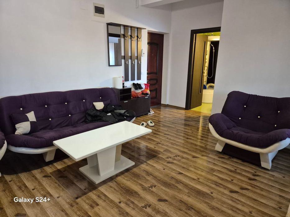 Inchiriez apartament