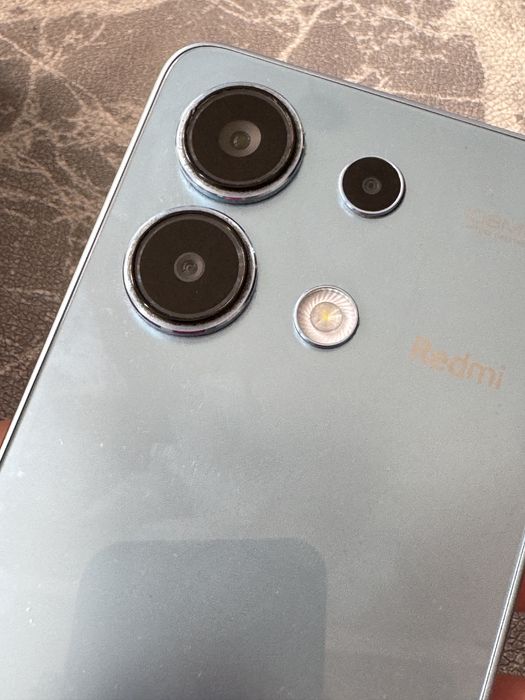 Телефон Redmi Note 13