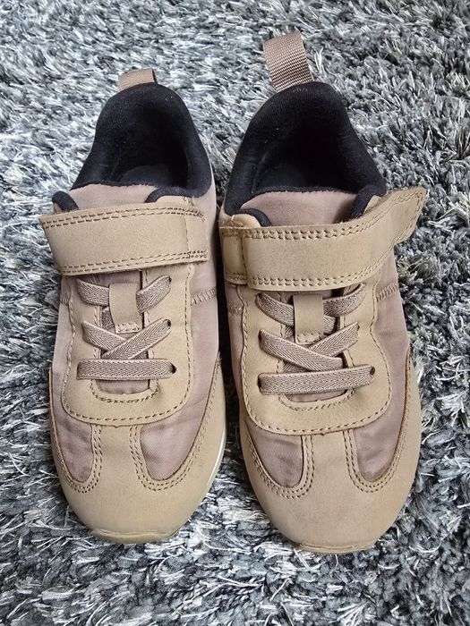 Adidași h&m nr 26 cu scai