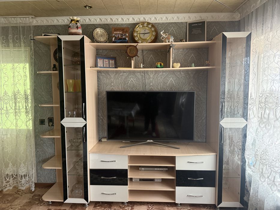 Подставка для телевизора