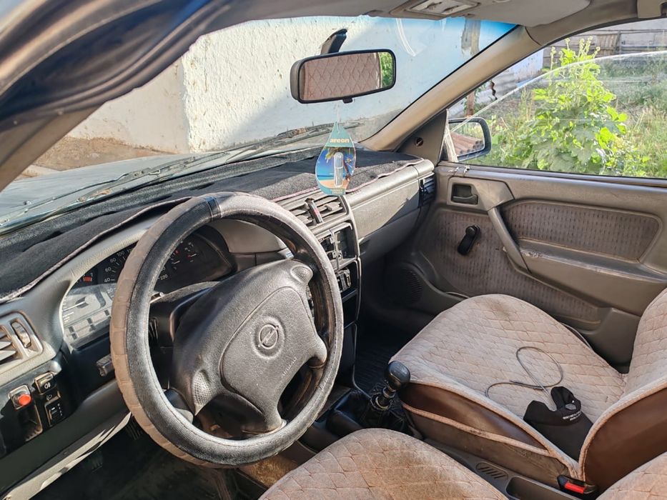 Сатылымда Opel vectra B 1.8