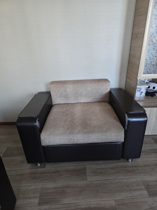 Продам диван и кресло кровать. Бу