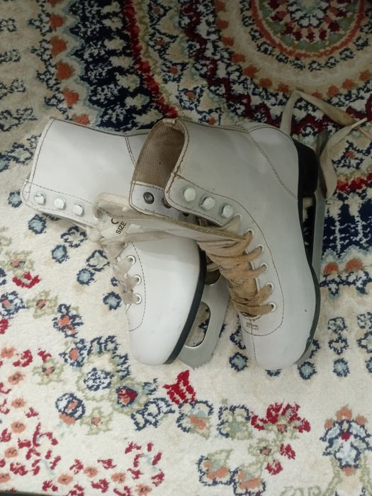 Продам коньки детские.