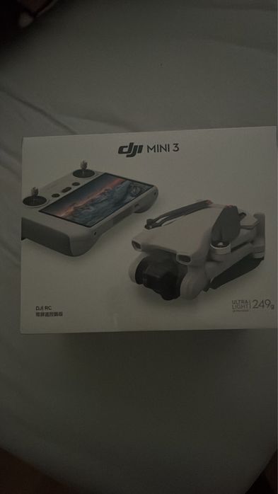 Dronă DJI Mini 3 + Telecomandă DJI RC (cu ecran) – NOUĂ / SIGILATĂ