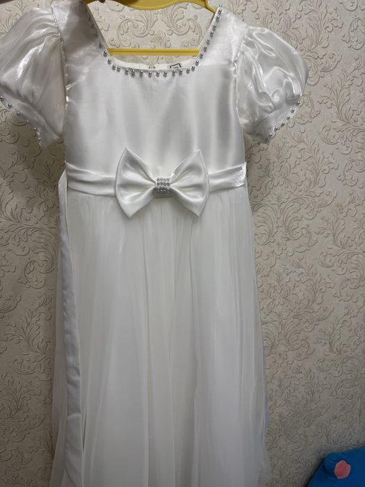 Платье. Белое платье для девочки