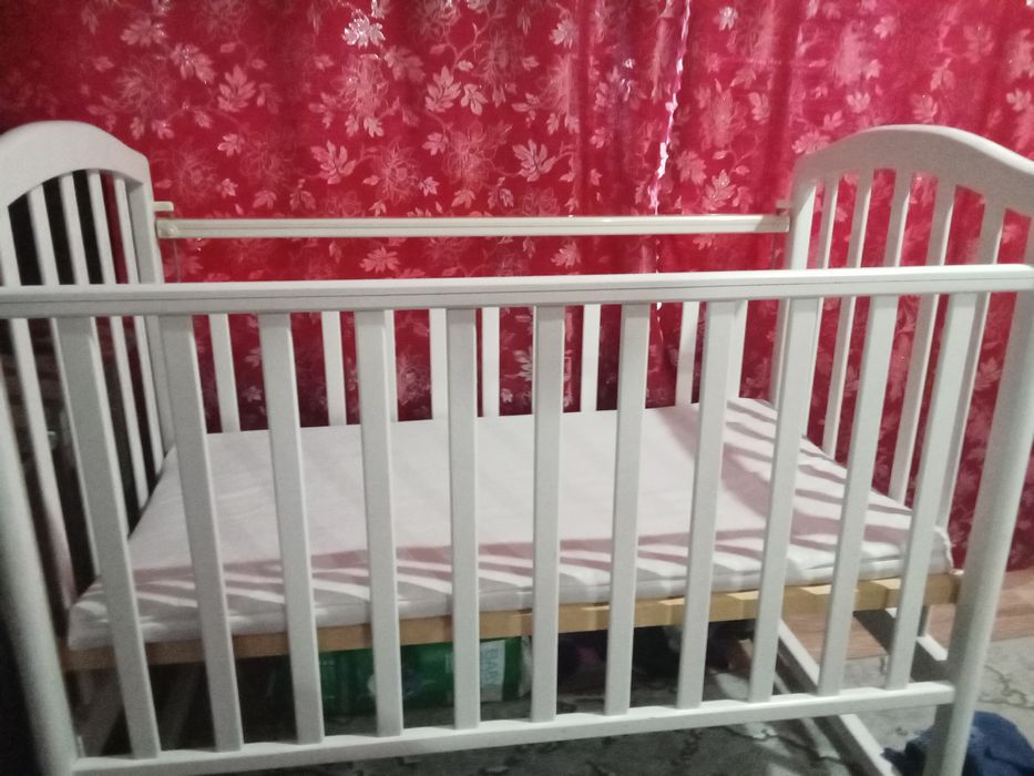 Продам детскую кроватку