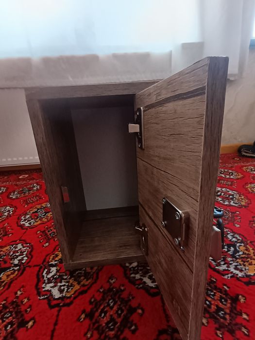 Kichik seyf, pul yig'ish uchun