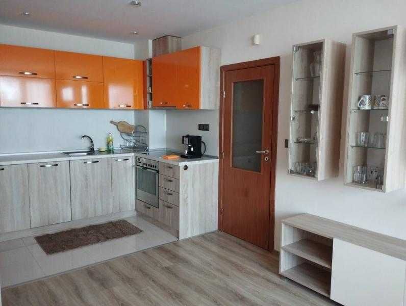 Дава се под наем Двустаен апартамент в Бургас, Център - 60 кв.м за 510 € - Снимка #3