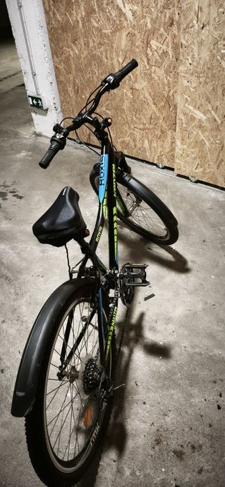 Vând bicicleta 24"
