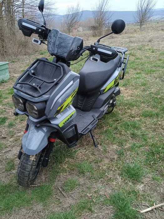 Vând scuter model Tank Grey 49 CC – Fabricat 2025, practic nou