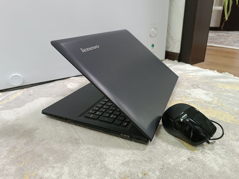 Ноутбук LENOVO 1TB Windows 10.