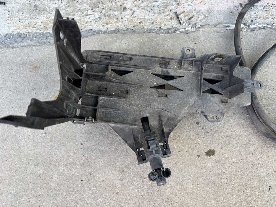Suporti Faruri + Instalatie Spalatoare Faruri Bmw Seria 5 F10 F11 Originale