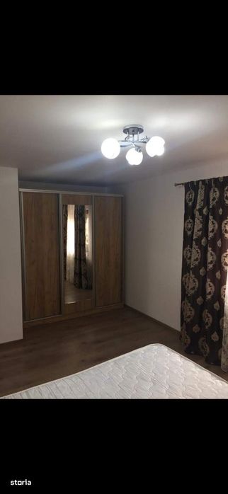 Casa cu 5 camere, curte și aer condiționat