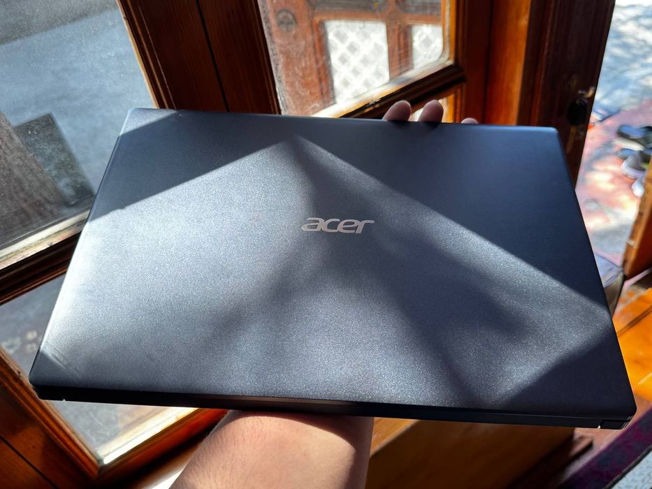 ACER komputer sotiladi