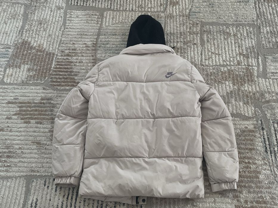 Срочно! Продам зимние куртки