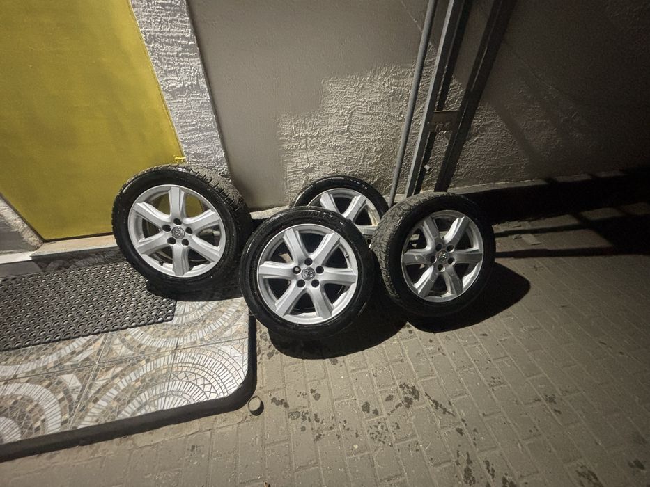 Продам титанки R 17 на TOYOTA