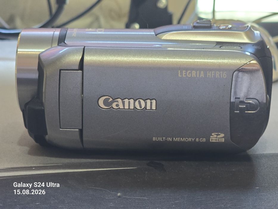 Видеокамера Canon LEGRIA HFR16