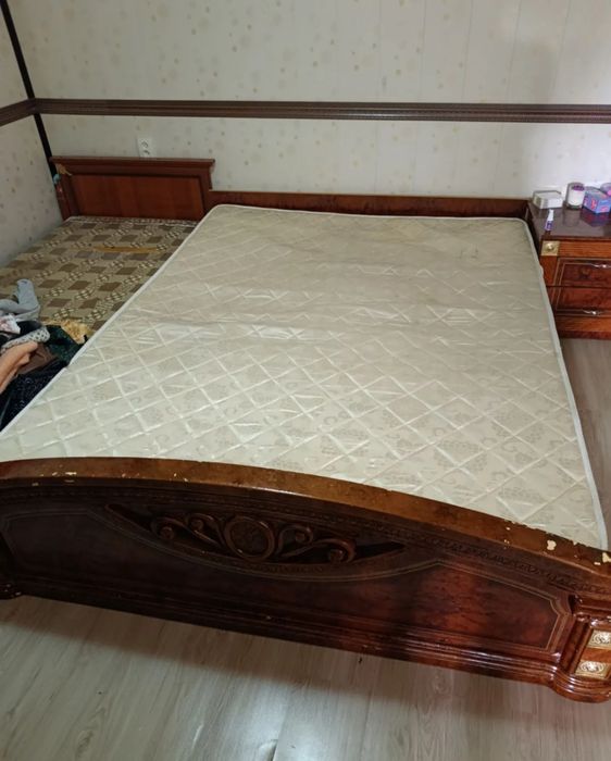 Двухспальная кровать